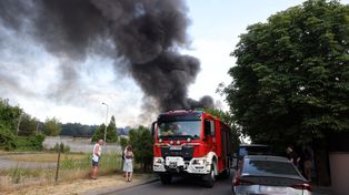 "Obudził nas łomot i potężny ogień!" Pożar domu w Dziemionnej niedaleko Bydgoszczy, mieszkańcy proszą o pomoc
