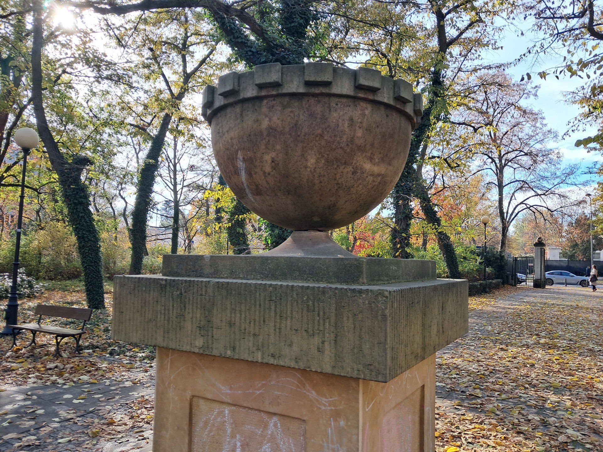 Park Dreszera w Warszawie zachwyca jesienią