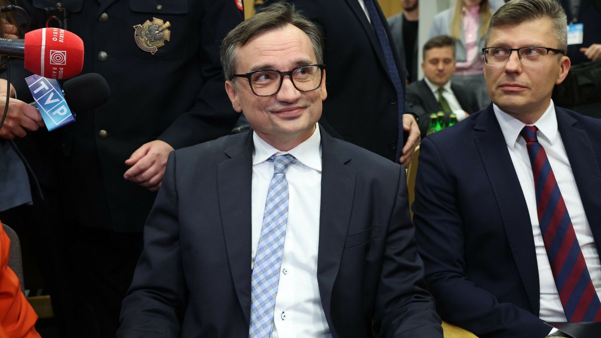 Zbigniew Ziobro przed komisj? regulaminow?
03.12.2024 Warszawa Sejm Komisja Regulaminowa, Spraw Poselskich i Immunitetowych Rozpatrzenie wniosku Komisji Sledczej ds. Pegasusa o zatrzymanie i przymusowe doprowadzenie Zbigniewa Ziobry fot Jacek Dominski/REPORTER
N/z: Zbigniew Ziobro, Marcin Warchol
Jacek Dominski/REPORTER