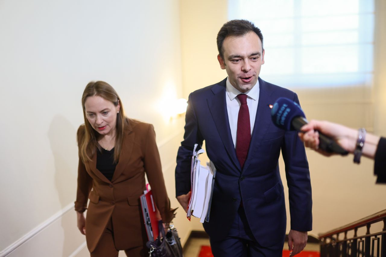 Ministra chce kluczowej zmiany w PIT.  "W listopadzie 1/3 pensji mniej"