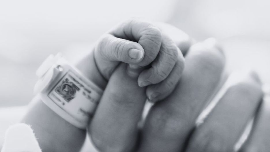 Dziecko zmarło przy porodzie w wyniku błędu lekarskiego. Rodzice dostaną odszkodowanie