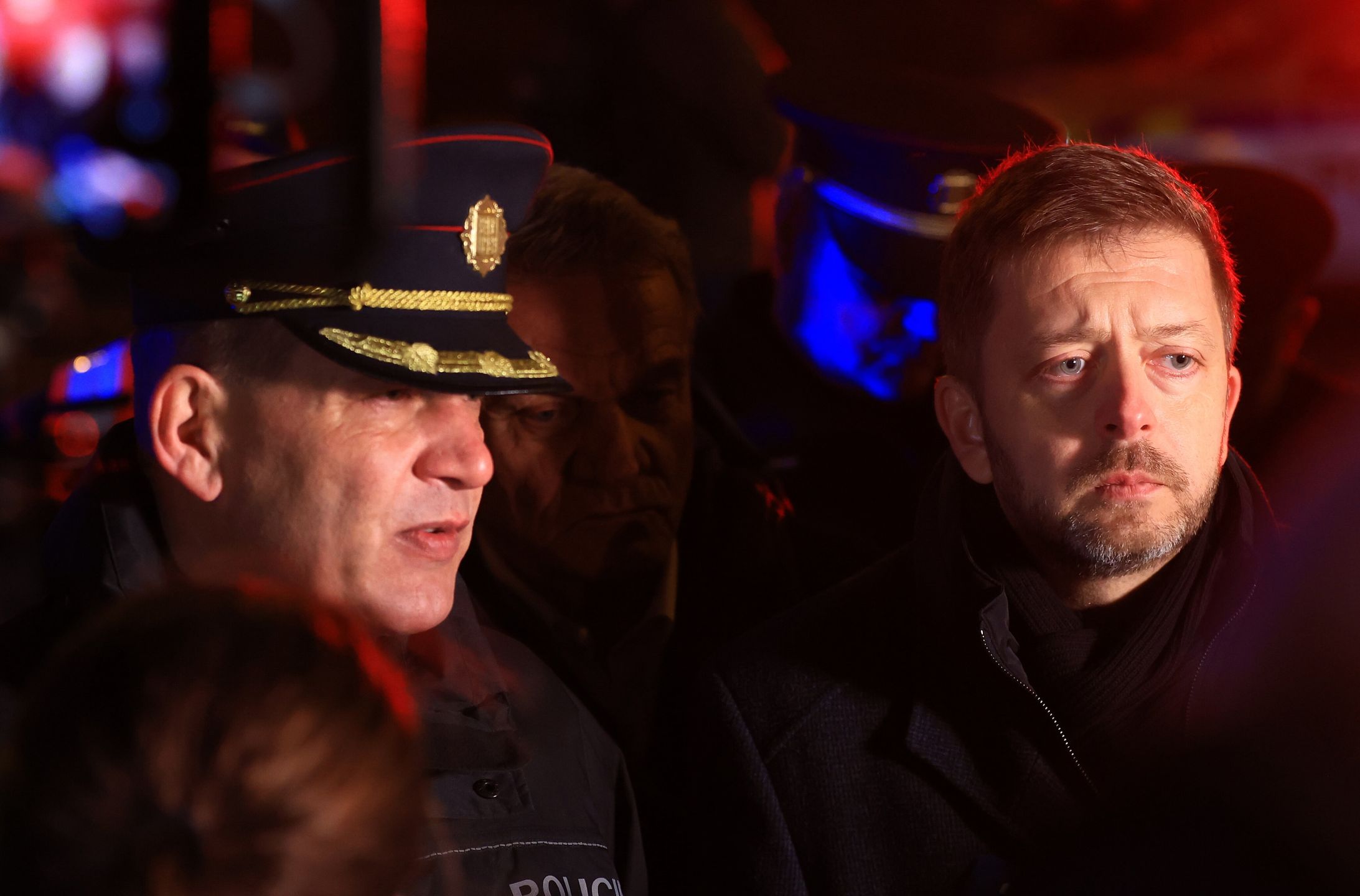 Several dead and dozens injured in central Prague University shooting
epa11040060 Interior Minister Vit Rakusan(R) and Police President, Martin Vondrasek(L) speak to the press near the scene of a shooting at Charles University in central Prague, 21 December 2023. According to the Police President, Martin Vondrasek, there are more than 15 people dead and 24 injured, but that these may not be final numbers. According to Czech police the perpetrator of  was a 24 year-old Charles University student.  EPA/MARTIN DIVISEK 
Dostawca: PAP/EPA.
MARTIN DIVISEK