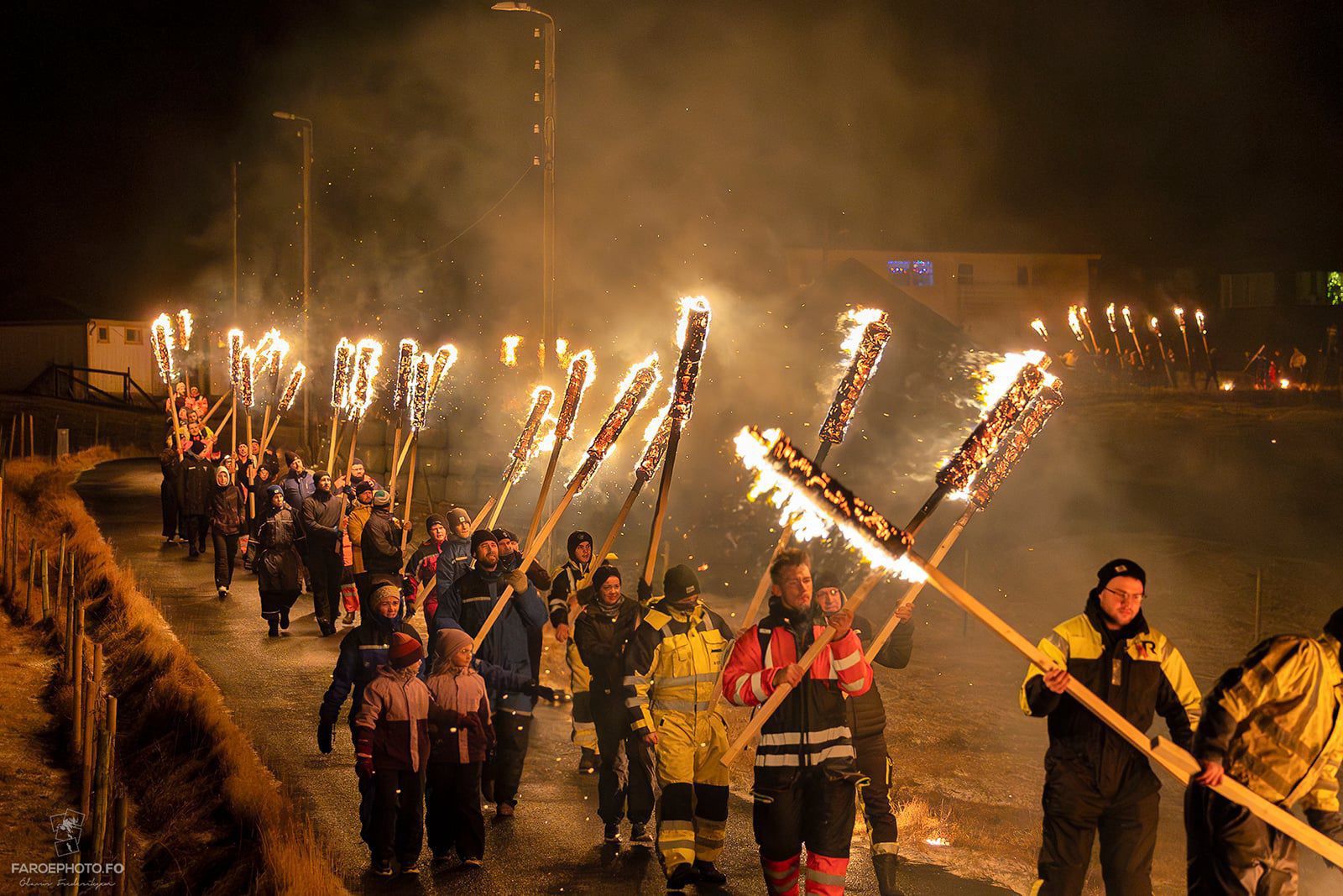 Noworoczne ognisko w Tvøroyri to piękna i widowiskowa tradycja