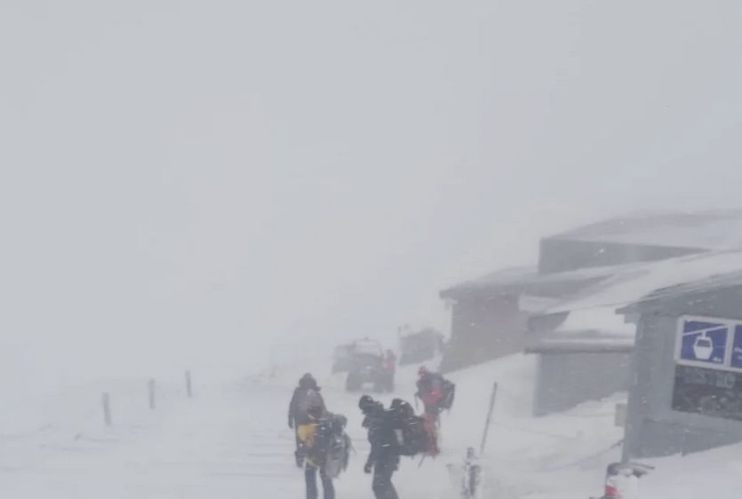 Trójka turystów zadziwiła czeskich ratowników górskich. Wybrali się na Śnieżkę bez odpowiedniego wyposażenia, jeden był w krótkich spodenkach 
