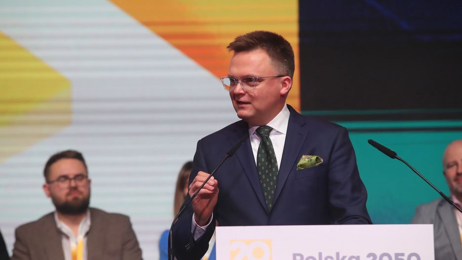 "Tego od nas nie usłyszycie". Hołownia zaatakował Tuska. Gromkie brawa