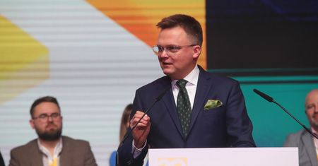 Cios za ciosem w Tuska. Gromkie brawa dla Hołowni