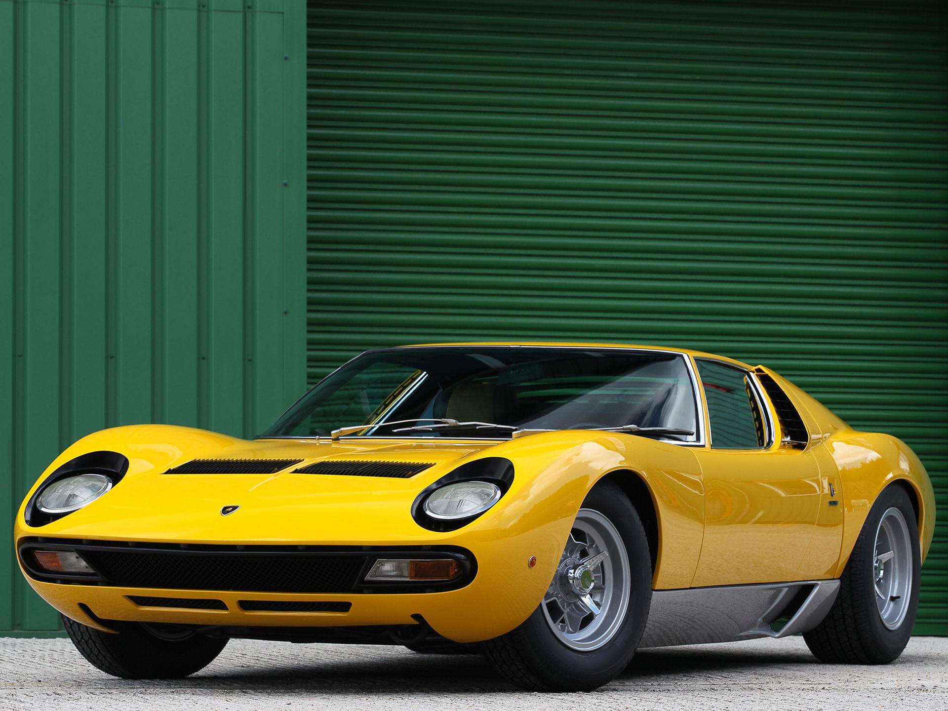 Od dekad z V12: ewolucja hipersamochodów Lamborghini 13