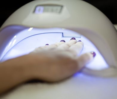 Manicure hybrydowy. Jak zrobić paznokcie hybrydowe w domu? Przewodnik krok po kroku