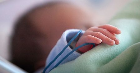 Pielęgniarka oskarżona o mordowanie niemowląt. Miała m.in. wstrzykiwać im mleko