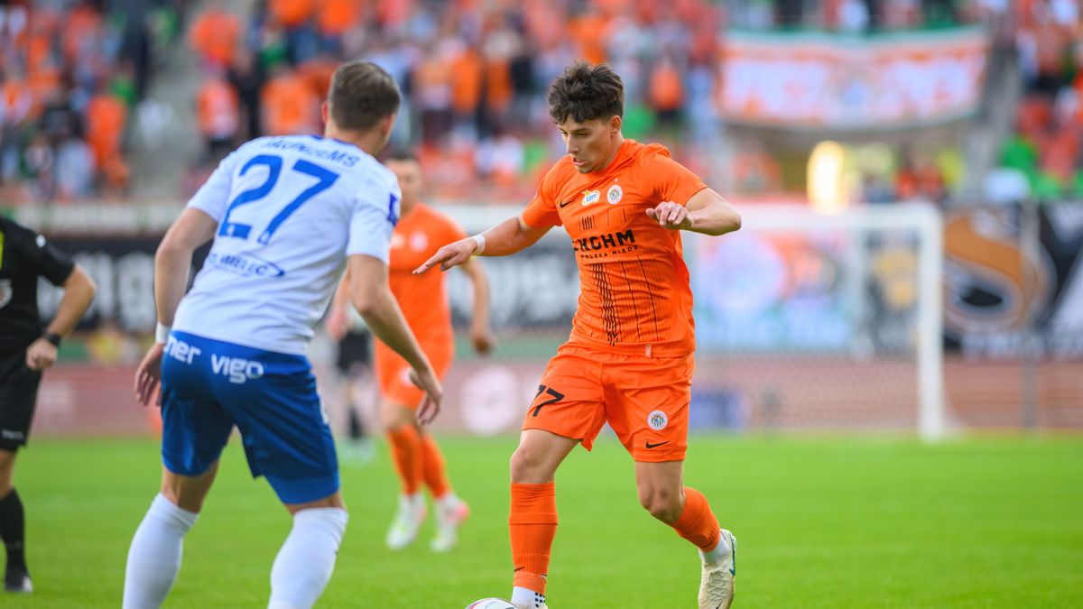 PAP / Przemysław Karolczuk / Na zdjęciu: Zagłębie Lubin - Stal Mielec 2:2