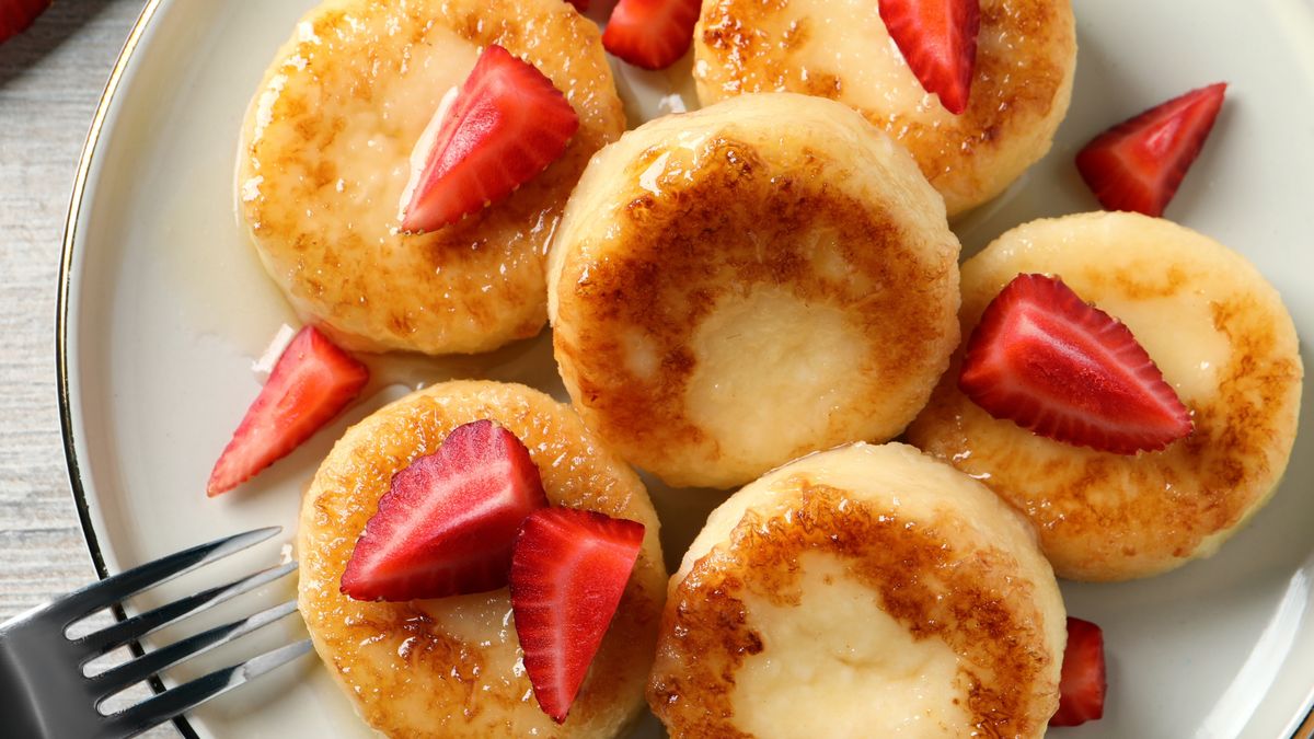 Jak zrobić placuszki z serka wiejskiego?