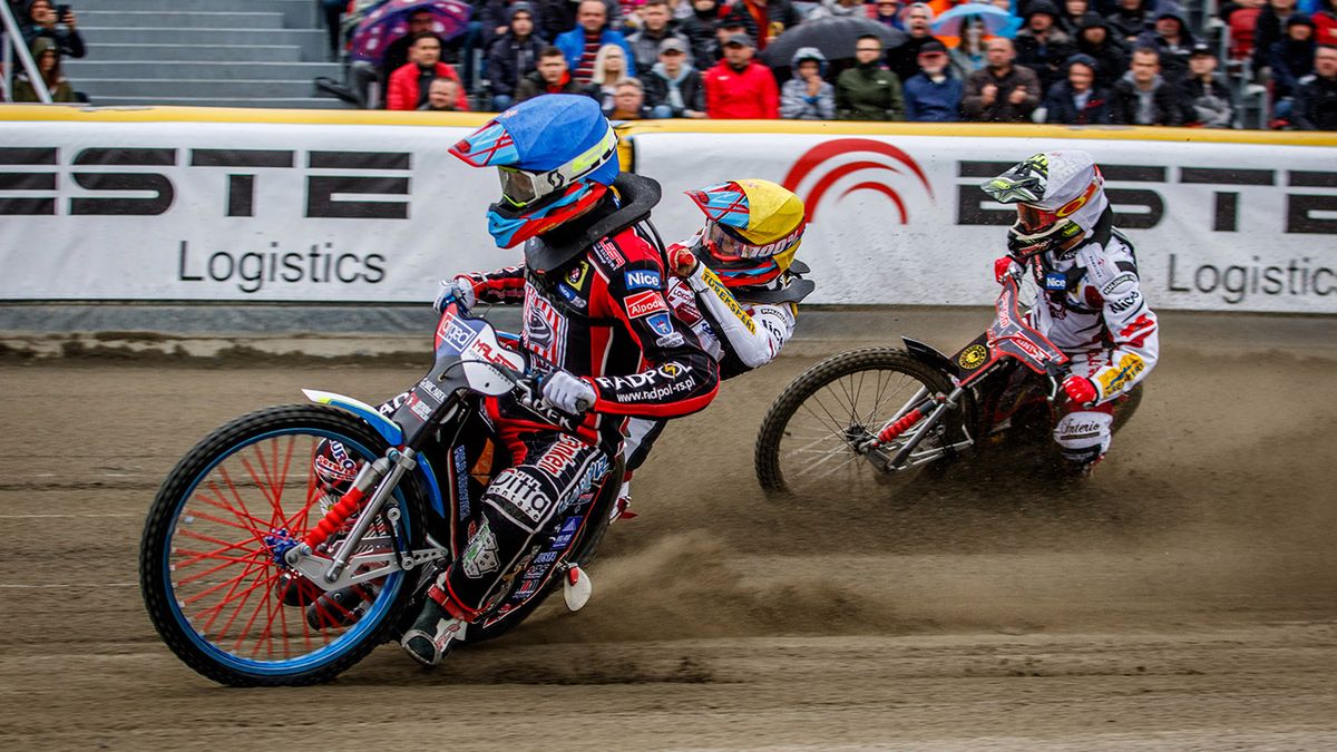 WP SportoweFakty / Na zdjęciu: Marcin Kościelski (kask niebieski)