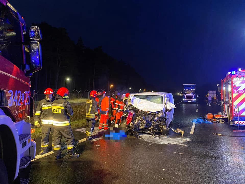 Tragiczny wypadek na S10 pod Toruniem. Trzy osoby nie żyją