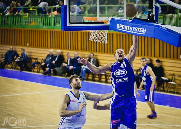 Kirk Archibeque był jednym z najlepszych zawodników Rosy w meczu z Jeziorem / foto:rosasport.pl