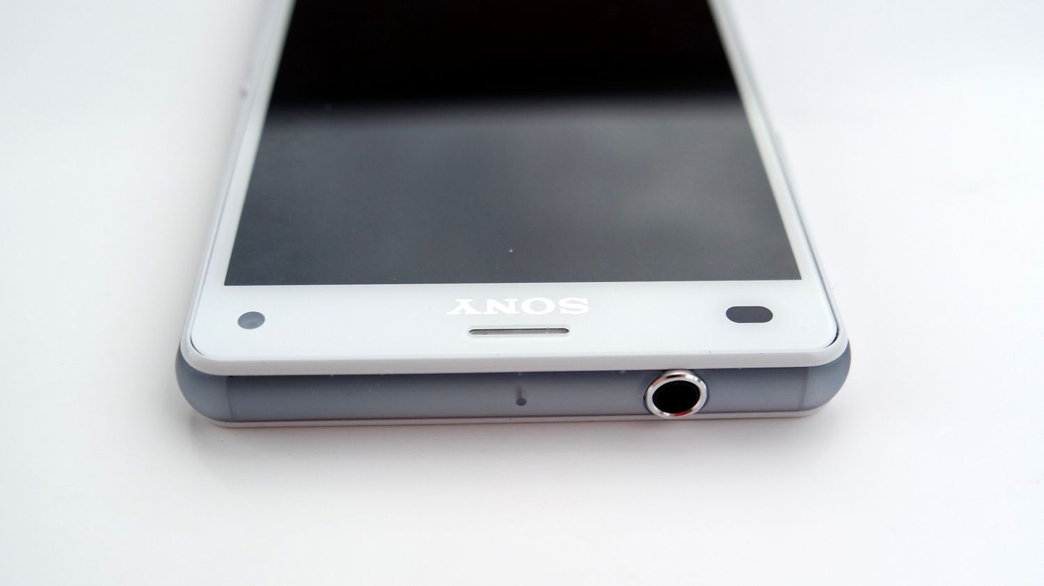 Sony Xperia Z3 Compact - jakość wykonania i ergonomia 10