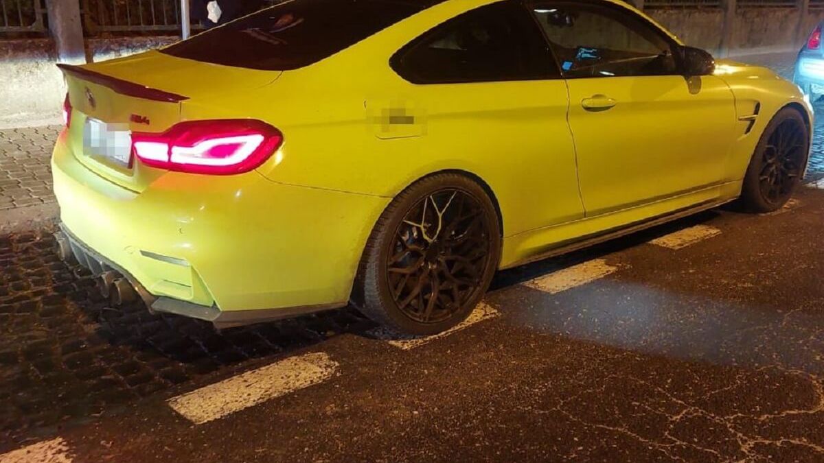 BMW M4 ze zbyt głośnym wydechem