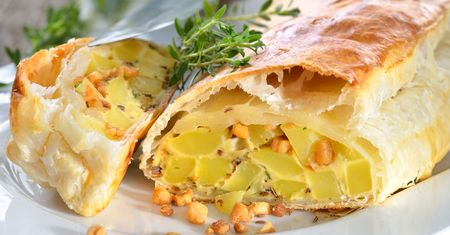 Zawijam ziemniaki w ciasto. Pyszny strudel zbierze gromkie brawa
