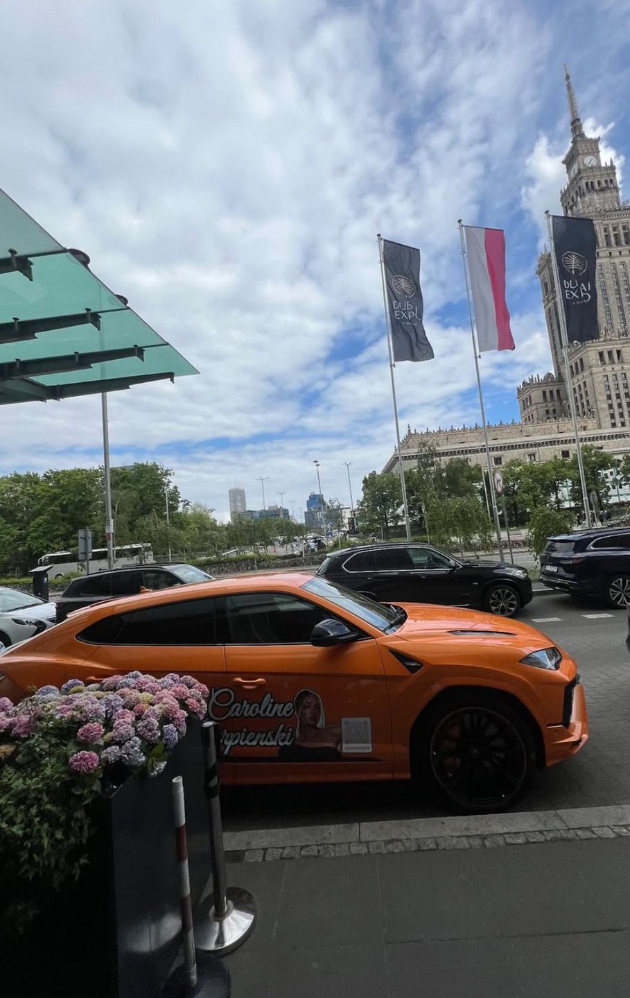 Caroline Derpienski pochwaliła się samochodem