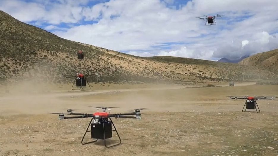 Chińska armia otrzymała 10 nowych dronów. Zastąpią 120 żołnierzy
