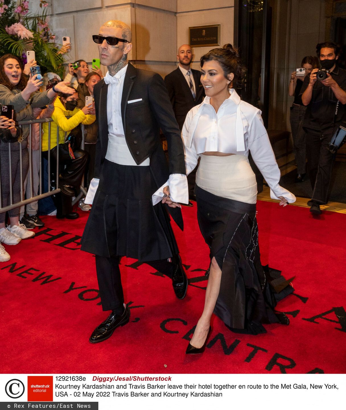 Kourtney Kardashian i Travis Barker – MET Gala 2022, stylizacje: Thom Browne