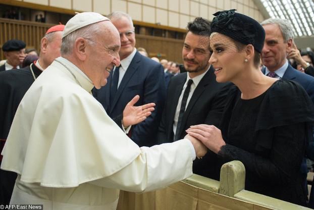 Katy Perry NAWRÓCIŁA SIĘ na chrześcijaństwo po spotkaniu z papieżem
