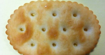 Krakersy o niskiej zawartości sodu