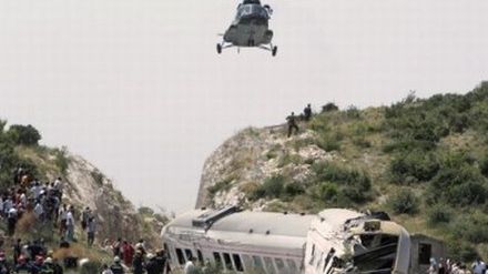 Pociąg naprawczy rozbił się tuż za miejscem wypadku, do którego został wezwany (wideo) 1