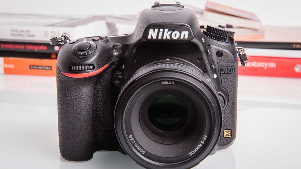 Nikon po cichu wycofuje ze sklepów lustrzankę D750. Kiedy aparat wróci na półki? 1