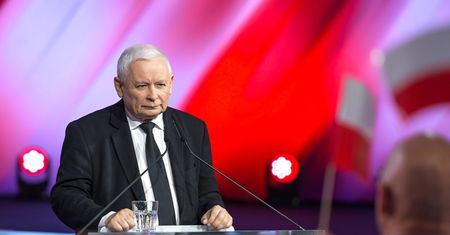 Kampania pisana listami. Kaczyński daje sygnał do walki. Kulisy konwencji PiS