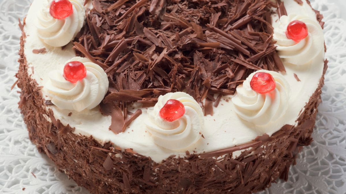 Tort czekoladowy z wiśniami - Pyszności