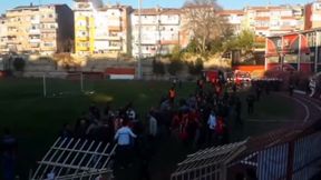 Zamieszki po meczu w Turcji. Wściekli kibice wbiegli na murawę