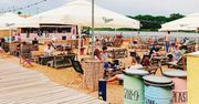 Wrocław. Rynek pusty, beach bary pełne ludzi. Tutaj ludzie nie boją się koronawirusa