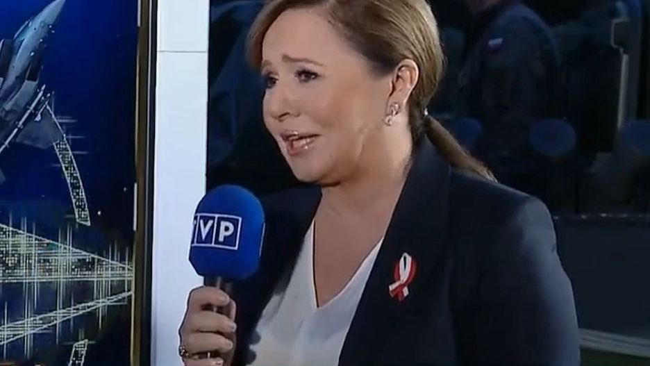 Danuta Holecka podczas koncertu piosenki wojskowej 