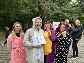 Wieluń: Piąty bieg w piżamach. Przedszkolaki, uczniowie i dorośli pobiegli w szczytnym celu