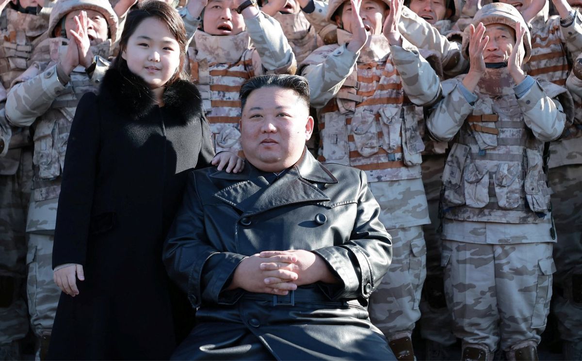 Przywódca Korei Północnej Kim Dzong Un po raz drugi pojawił się publicznie ze swoją dziesięcioletnią córką Ju Ae, "ukochanym dzieckiem"