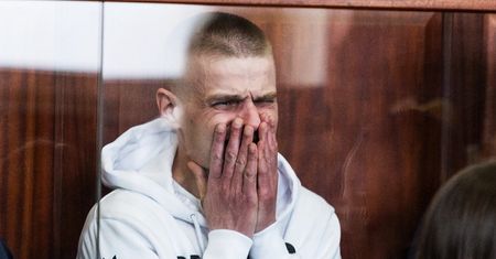 Ani złotówki. Dokładnie tyle dostał Komenda od państwa