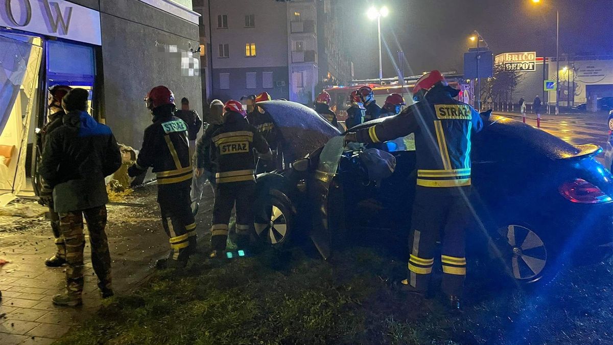 Zdjęcie okładkowe artykułu: Materiały prasowe / KM PSP Toruń / Na zdjęciu: wypadek