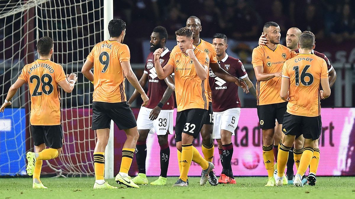 PAP/EPA / ALESSANDRO DI MARCO / Na zdjęciu: piłkarze Wolverhampton Wanderers