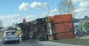 Warszawa: Zjeżdżając z ronda najechał na krawężnik