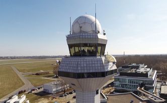 Ile zarobią kontrolerzy ruchu lotniczego na nowych zasadach? Poseł wylicza spore kwoty