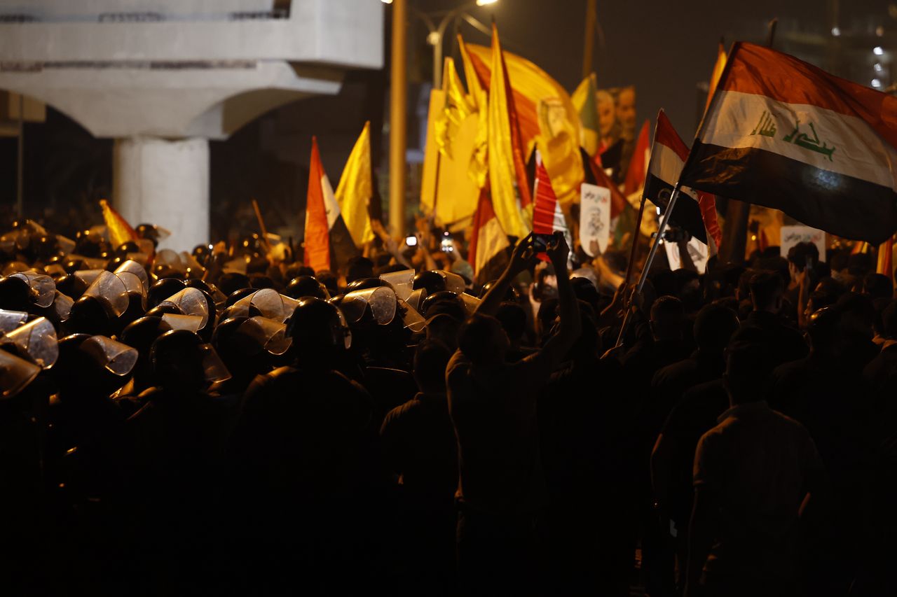 Protesters clash with security forces at Baghdad's Green Zone gate