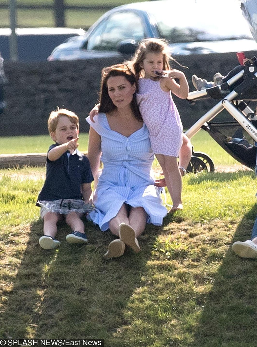 Księżna Kate z księciem George'em i księżniczką Charlotte na meczu polo, jest z nimi kochana ciocia