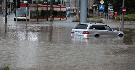 Powodzie miejskie topią Polskę. Winna zbyt gęsta zabudowa i zabetonowanie
