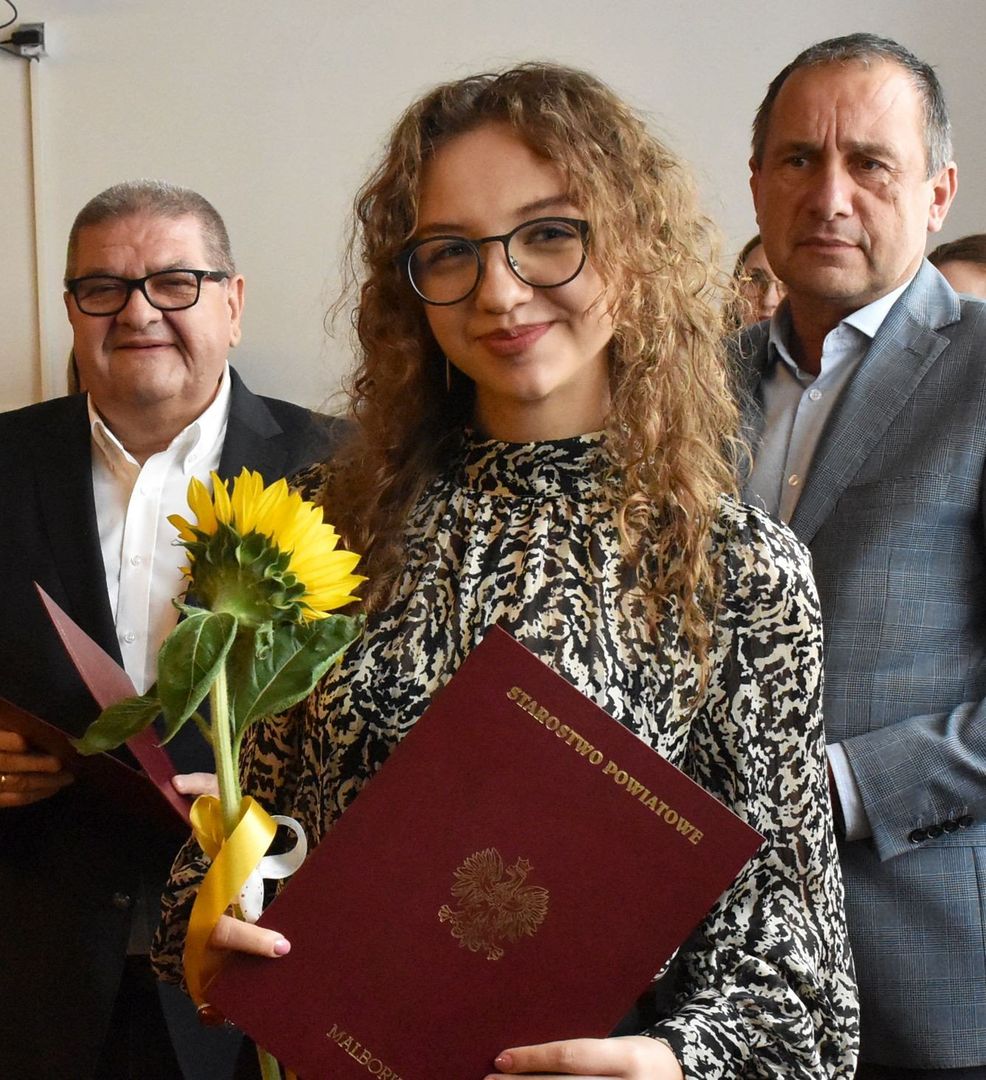 Najlepsi absolwenci powiatowych szkół ponadpodstawowych