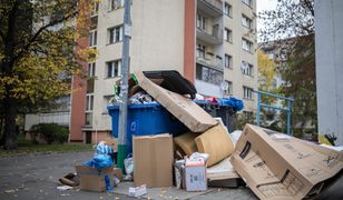 Zbyt drogi wywóz śmieci. Warszawiacy się skarżą