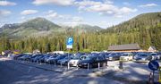 Awantura na parkingu przy Morskim Oku. TPN wycenił straty