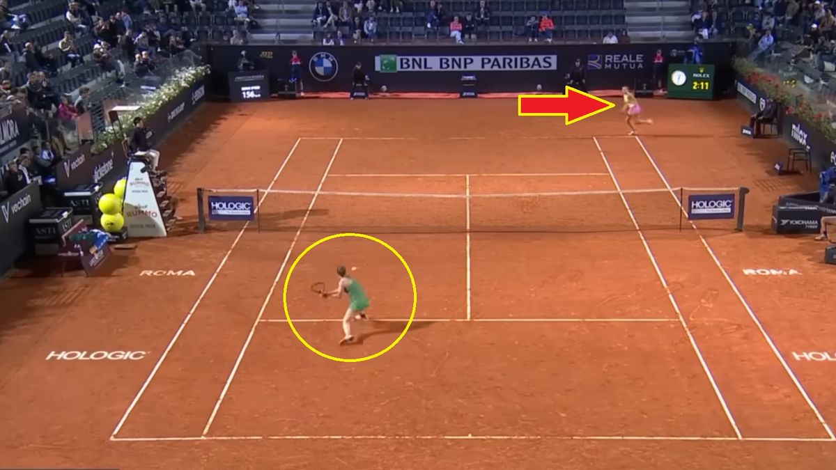 Zdjęcie okładkowe artykułu: YouTube / WTA / Na zdjęciu: Akcja w meczu Eliny Switoliny z Aryną Sabalenką.