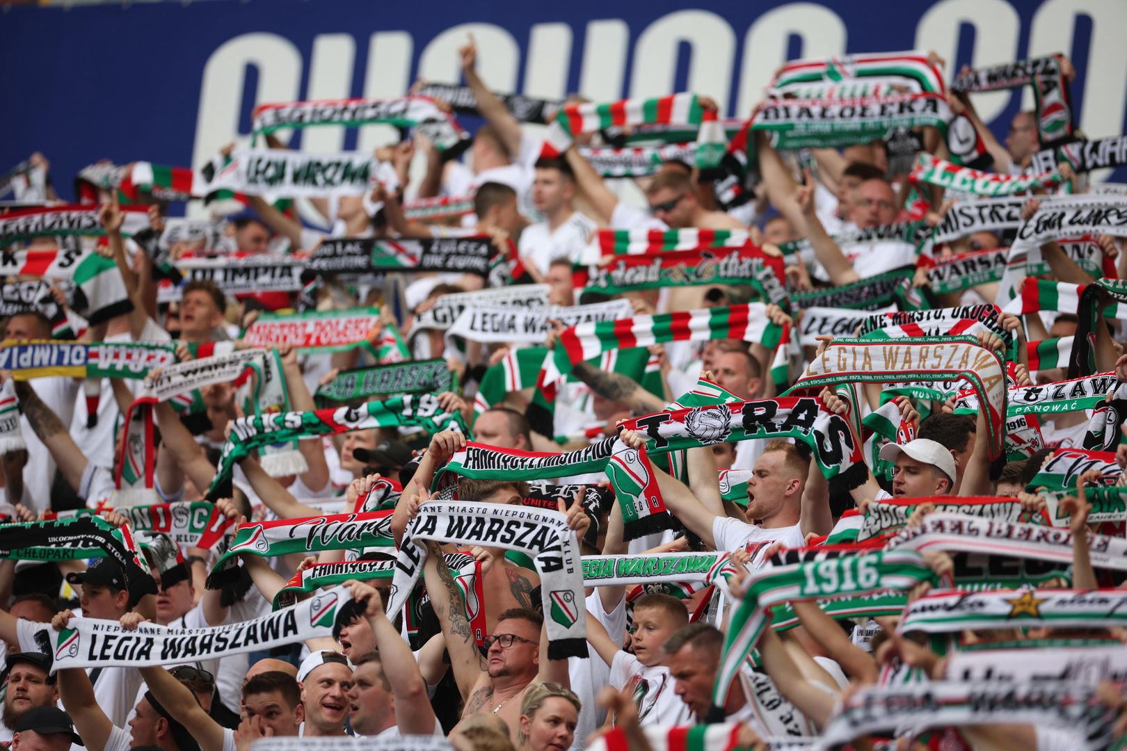 Jesteś fanem sportu? Krzyżówka o kibicach i kibolach jest dla ciebie
