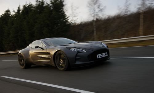 Aston Martin One-77 i 355km/h