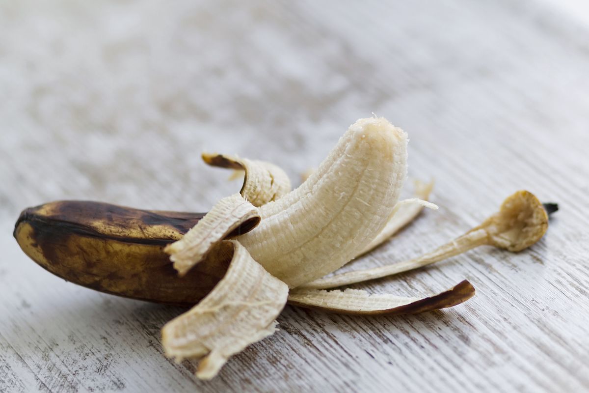 Nie wyrzucaj przejrzałych bananów. Zrobisz z nich pyszne śniadanie